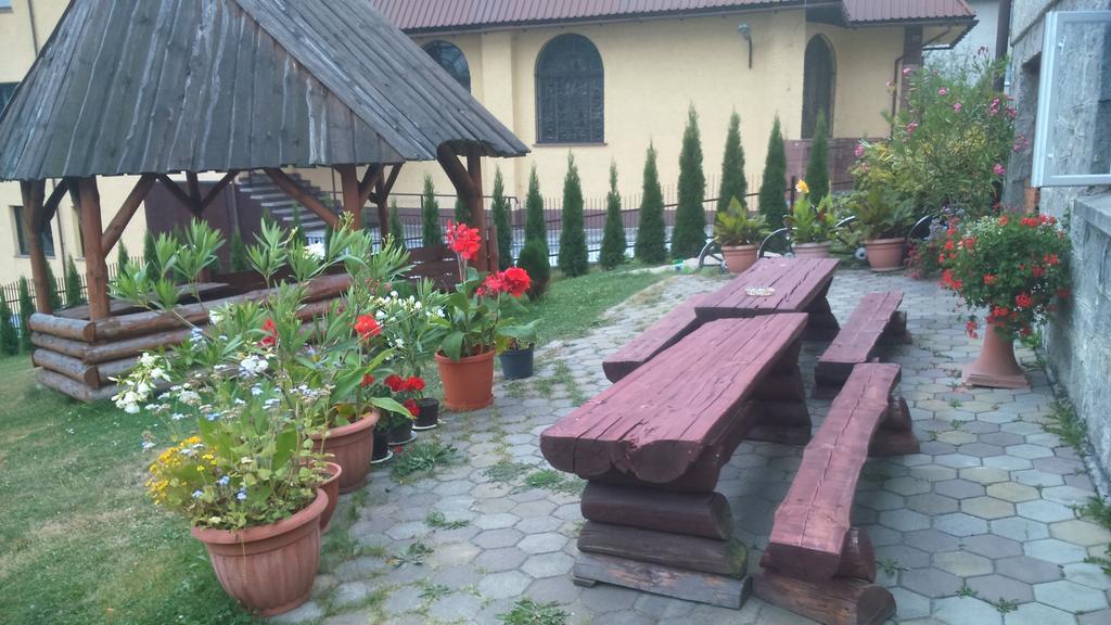 Pokoje Goscinne U Krysi Mizerna Экстерьер фото
